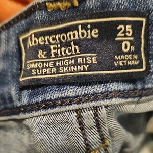 Abercrombie & Fitch High Rise Jeans in Blue